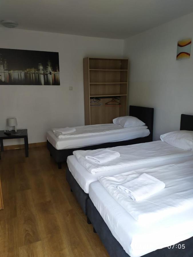 Bryza Rewa Hotel Luaran gambar